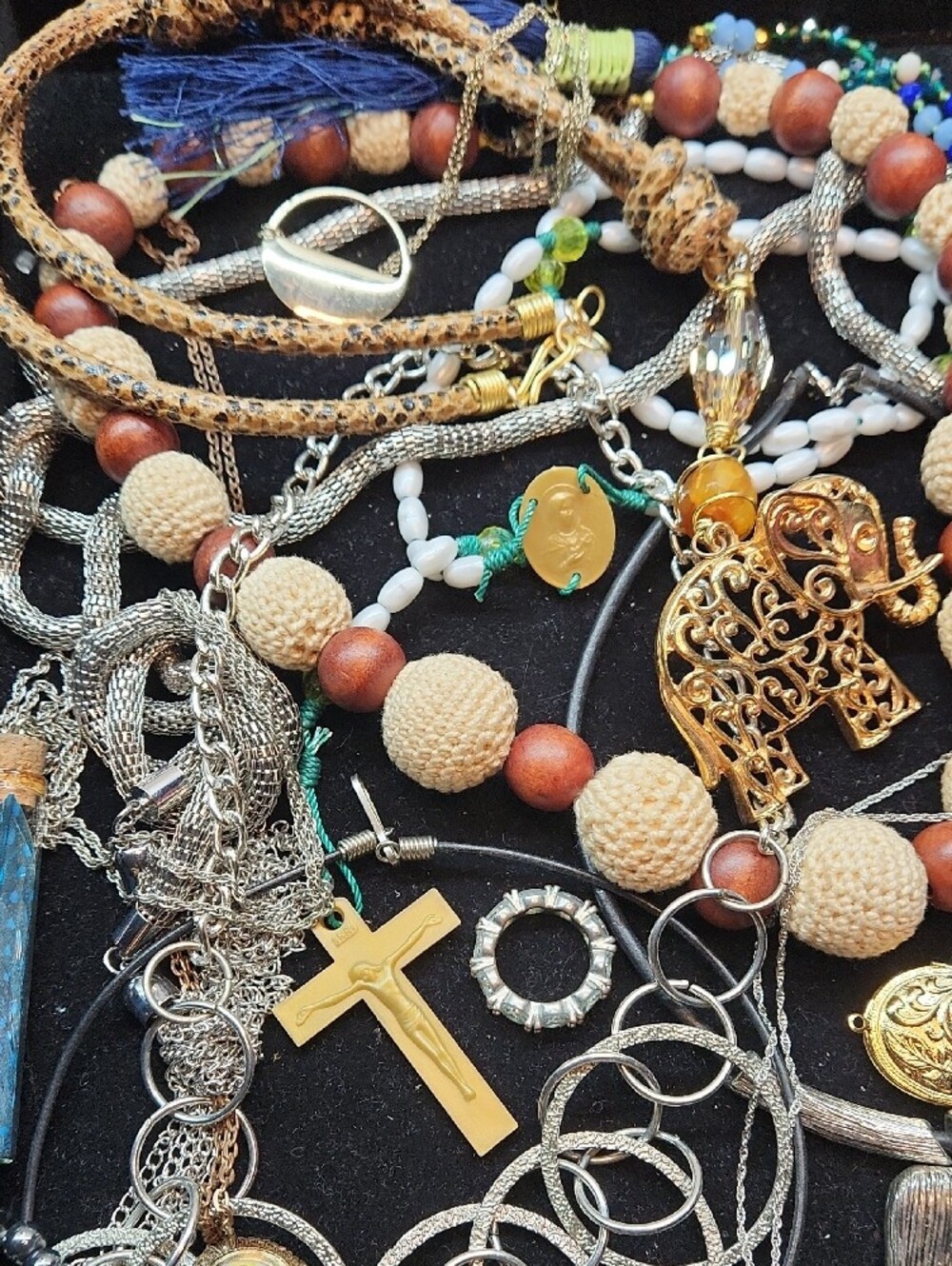 Mixed Bracelet & Necklace Jewelry Lot - Gold, Silver, and Natural Tones - Picture 5 of 15